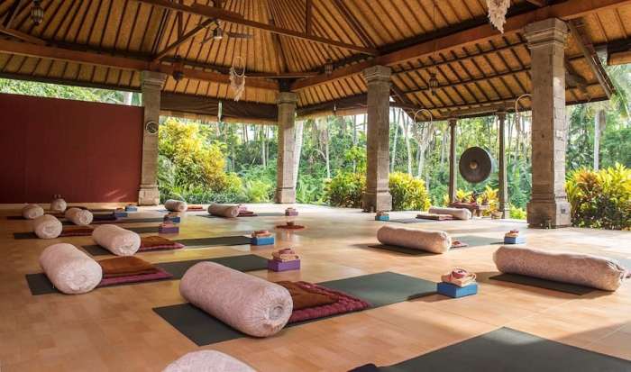 Meditative travel spots for spiritual retreats